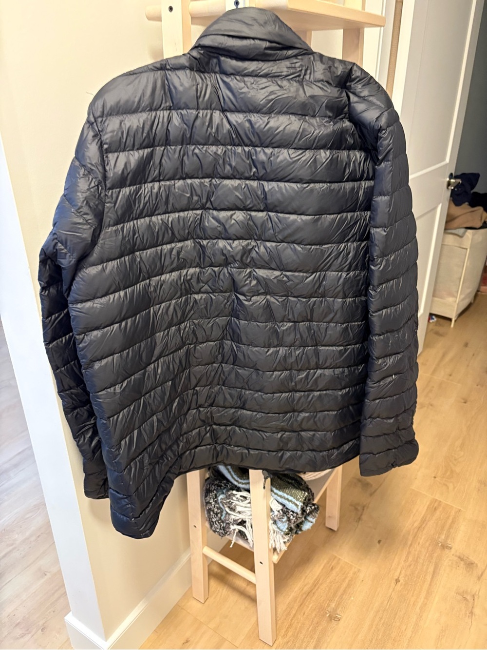 Eddie Bauer Men's Packable Puffer Jacket - Black